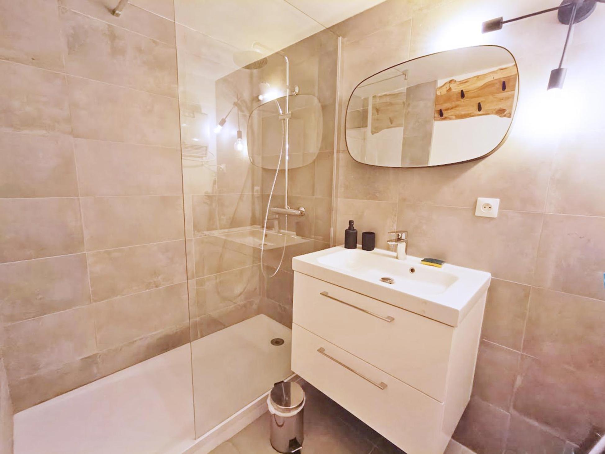 Apartamento Le Nid De Juliette, T3 Duplex, Parking, Cave Bagnères-de-Luchon Exterior foto